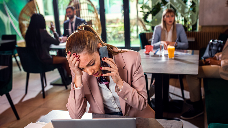 noise-cafe-phone-frustration